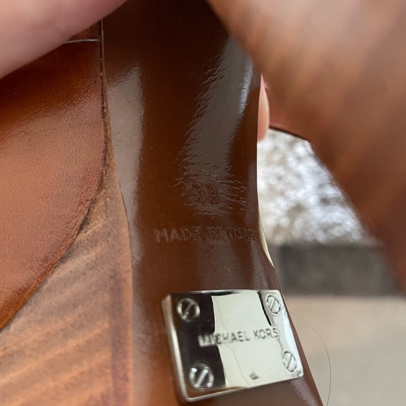 Never worn Michael kors shoes - Picture 2 of 3
